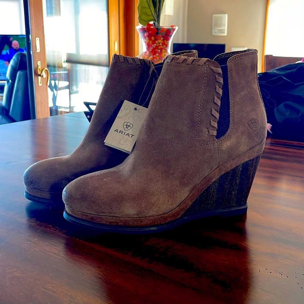 Ariat Wedge Women’s Ankle Boots Size 11